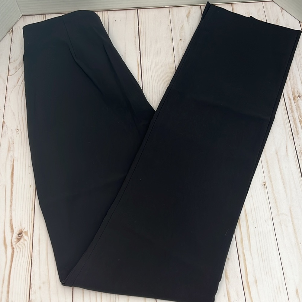 Bebe floral embroidered pants. Ankle length. Flat front & side zip. Stretch.NWT! - Picture 2 of 10